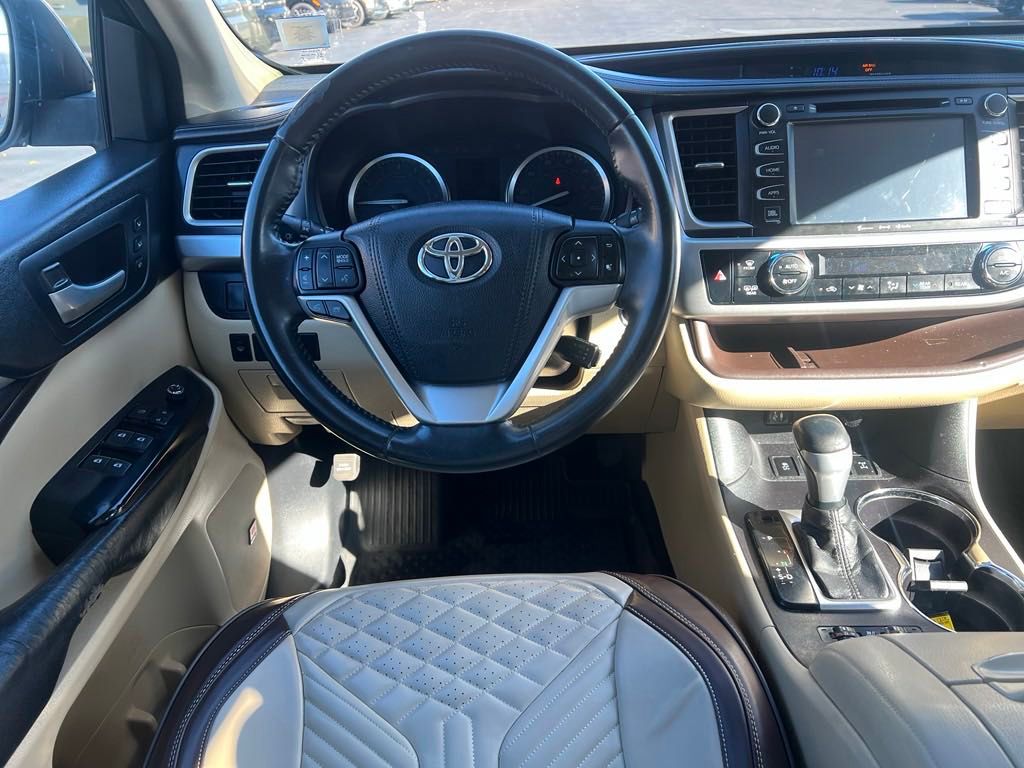 2016 Toyota Highlander Limited 13