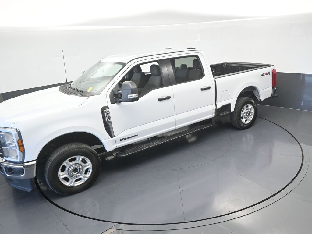 Used 2025 Oxford White Ford XLT image 52