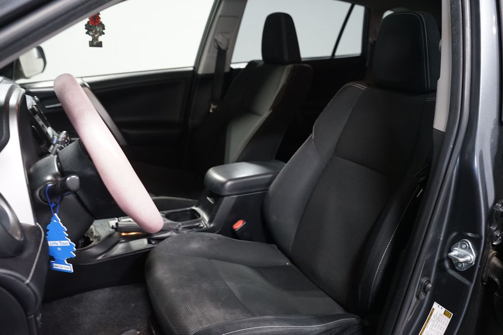 Thumbnail: 2017 Toyota RAV4 - 6