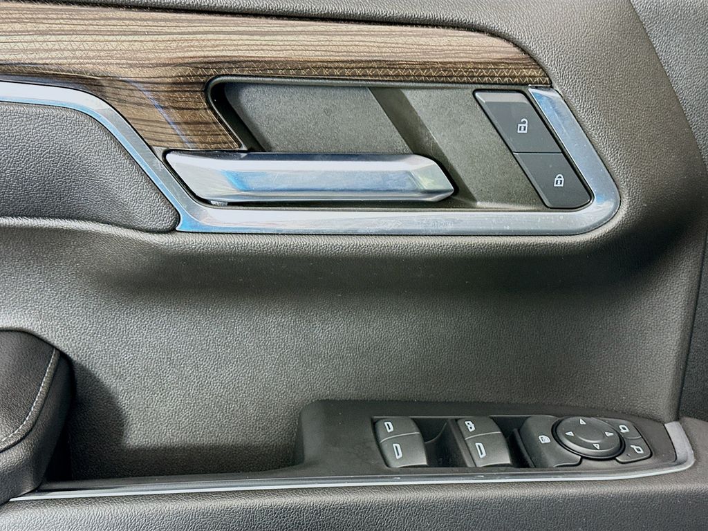 Thumbnail: 2023 Chevrolet Silverado 1500 - 17