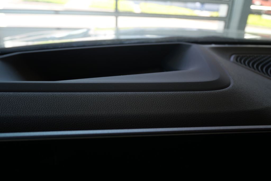 2024 BMW 3 Series 330i 17