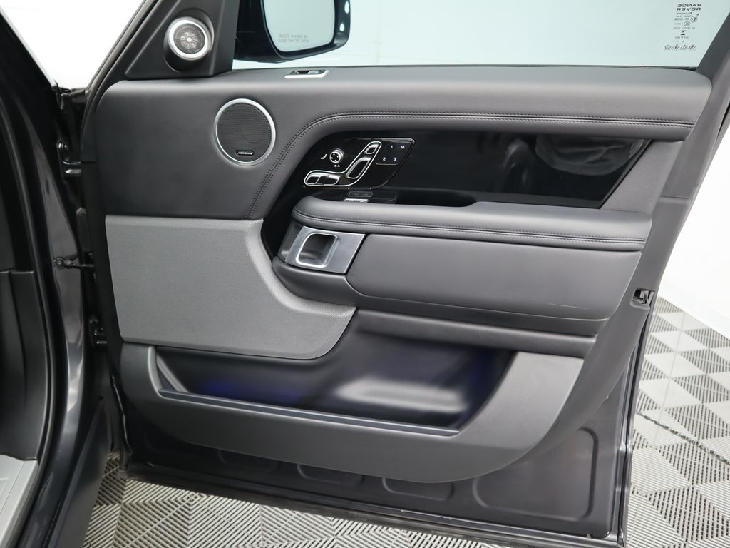 Thumbnail: 2022 Land Rover Range Rover - 25