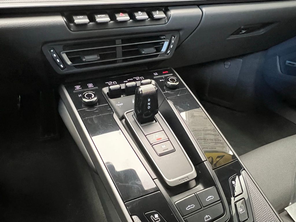 Thumbnail: 2021 Porsche 911 - 11