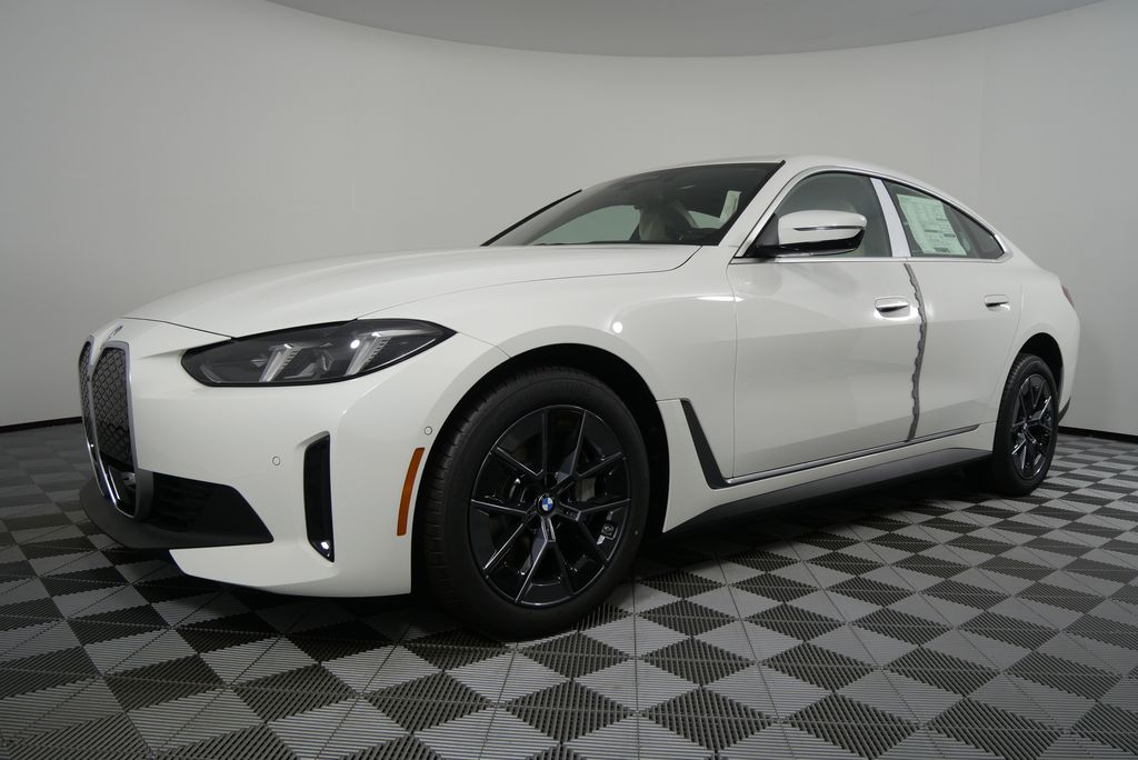 2025 BMW i4 eDrive40 7