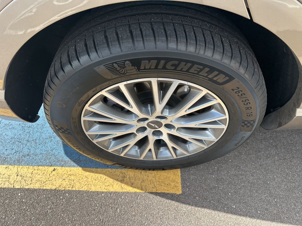 Thumbnail: 2021 Genesis GV80 - 11