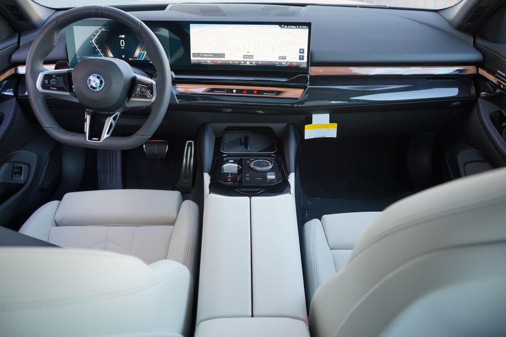 Thumbnail: 2026 BMW i5 - 13