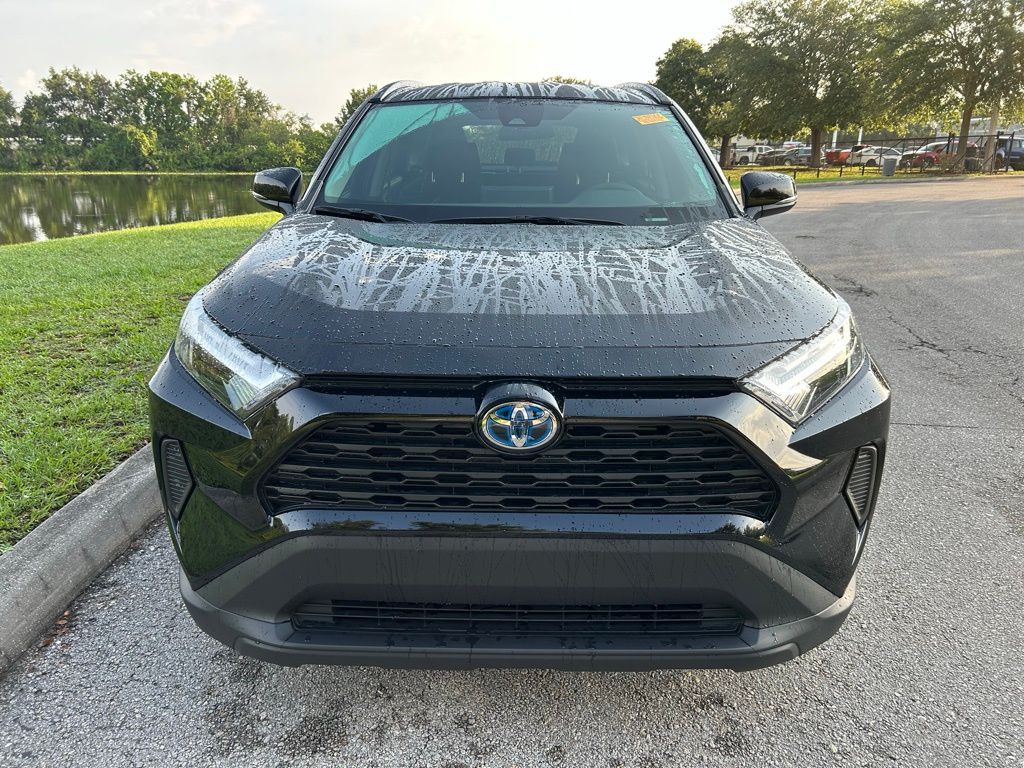 2024 Toyota RAV4 XLE 8