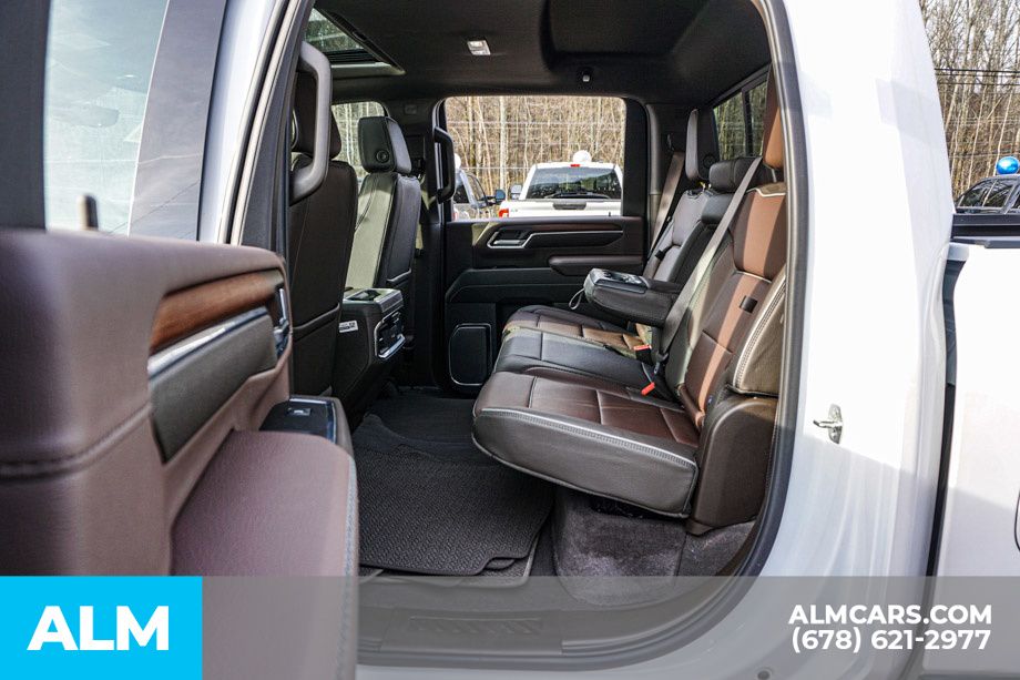 Used 2025 White GMC Denali image 21