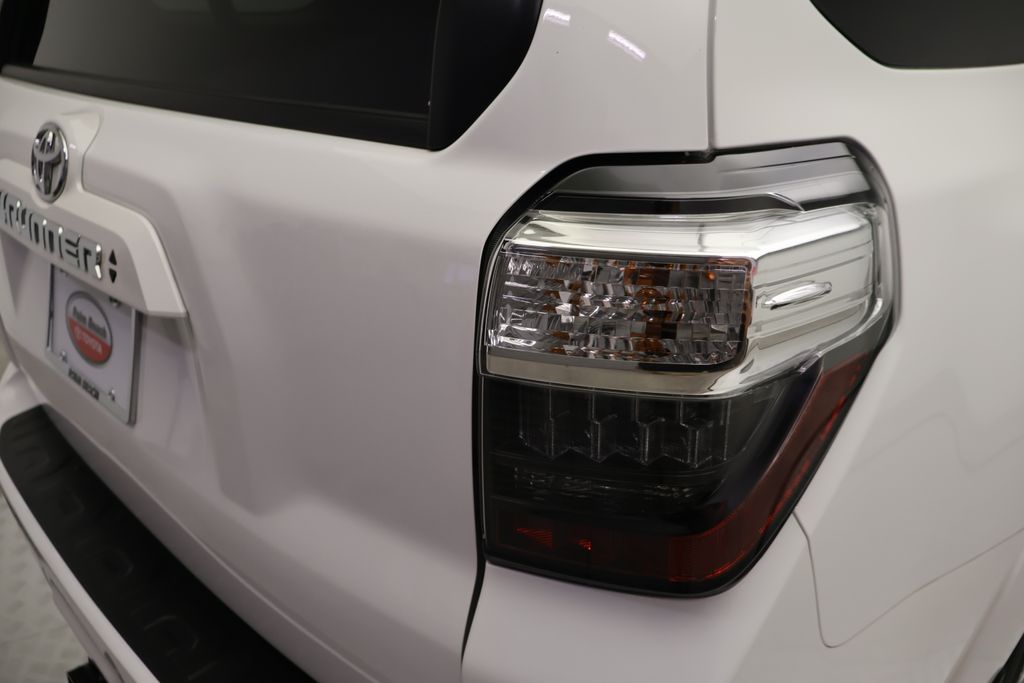 Thumbnail: 2024 Toyota 4Runner - 9