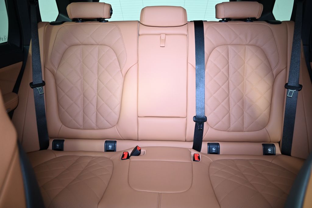 Thumbnail: 2026 BMW X5 - 25