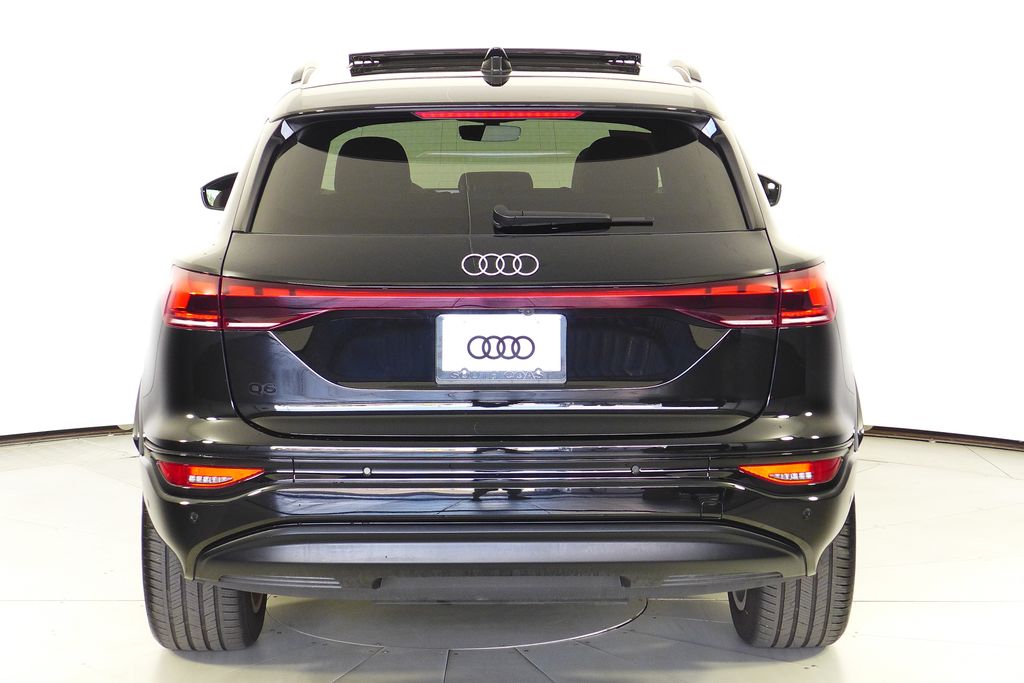 Thumbnail: 2025 Audi Q6 e-tron - 8