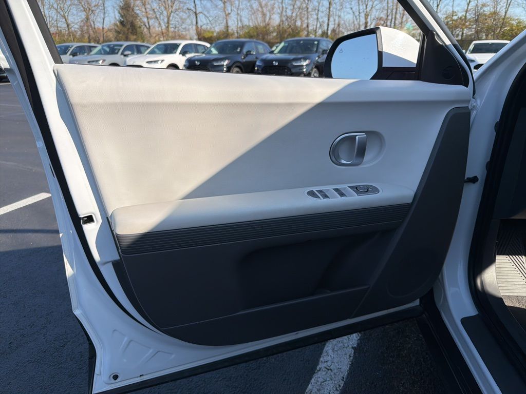 Thumbnail: 2024 Hyundai Ioniq 5 - 18