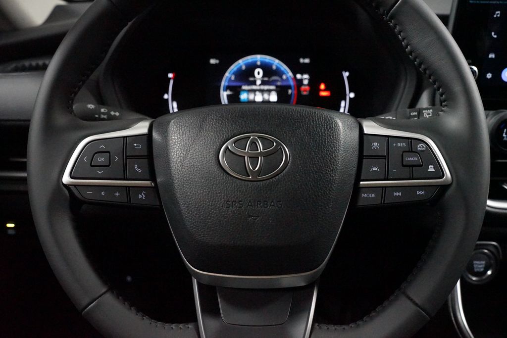Thumbnail: 2026 Toyota Grand Highlander - 12