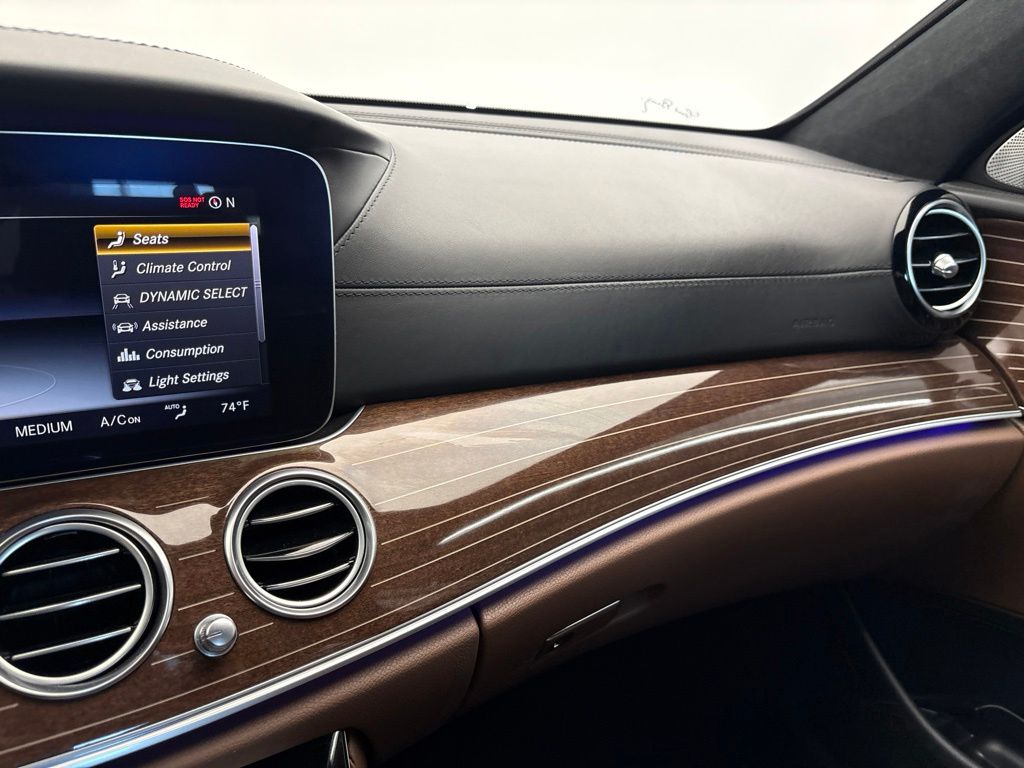 Thumbnail: 2018 Mercedes-Benz E-Class - 30