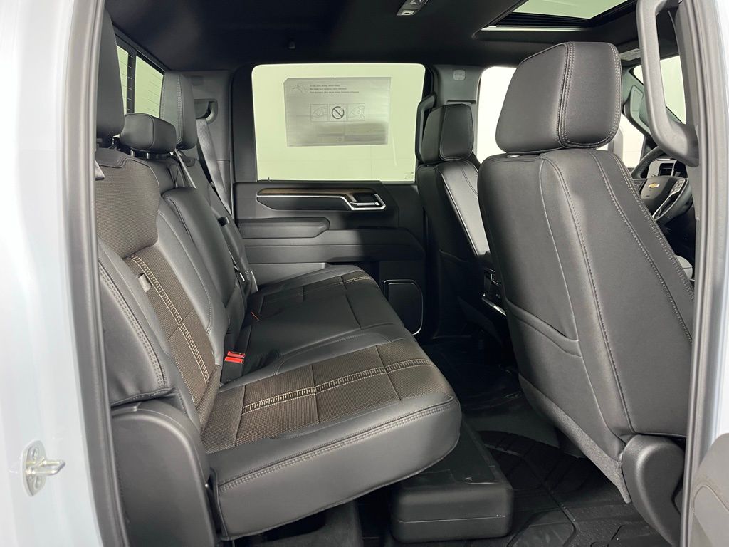 Thumbnail: 2026 Chevrolet Silverado 3500 - 15