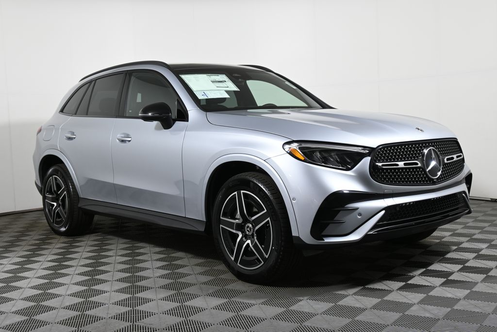 2025 Mercedes-Benz GLC 300 8