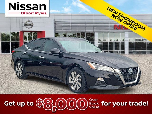 Super Black Clearcoat 2020 Nissan Altima Sedan Front-Wheel Drive Continuously Variable Transmission