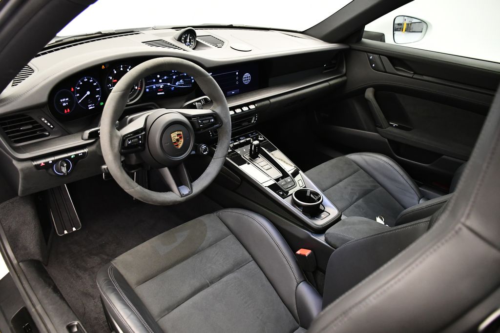 Thumbnail: 2023 Porsche 911 - 4