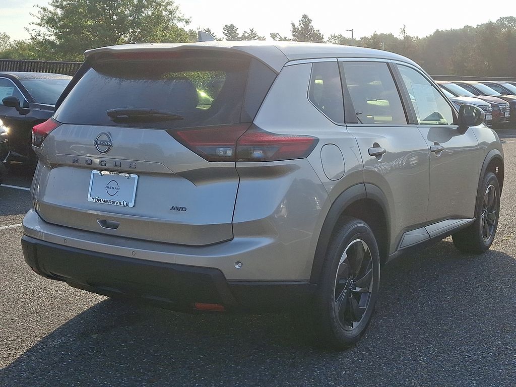 Thumbnail: 2026 Nissan Rogue - 4