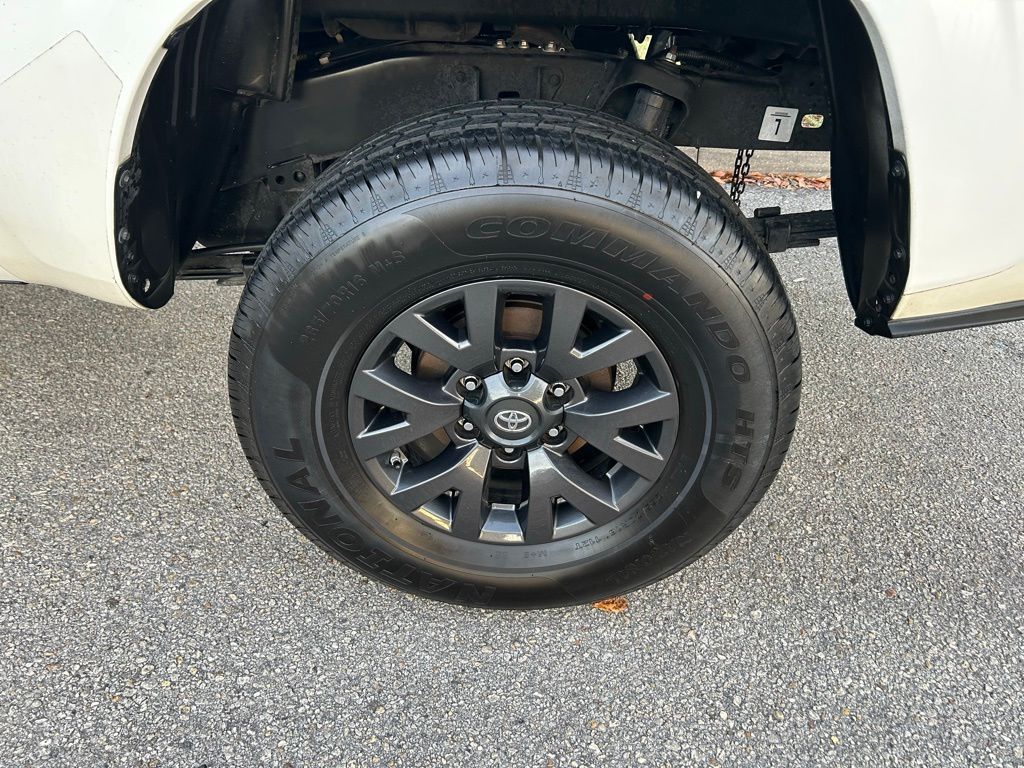 Thumbnail: 2021 Toyota Tacoma - 9