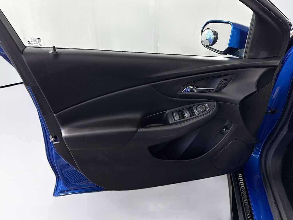 Thumbnail: 2016 Chevrolet Volt - 24