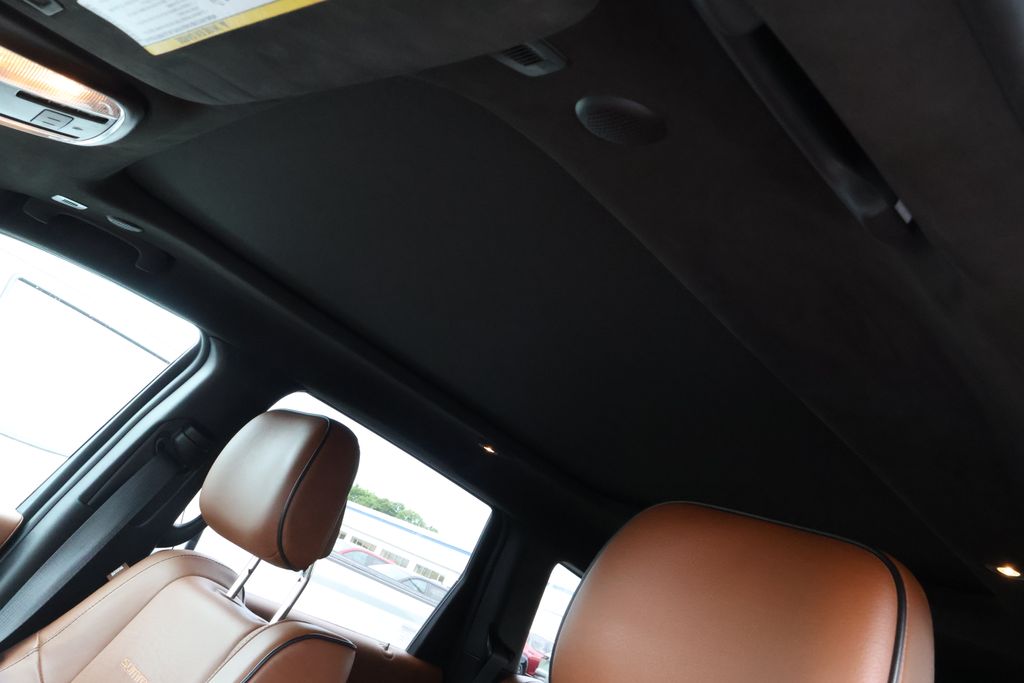 Thumbnail: 2019 Jeep Grand Cherokee - 14