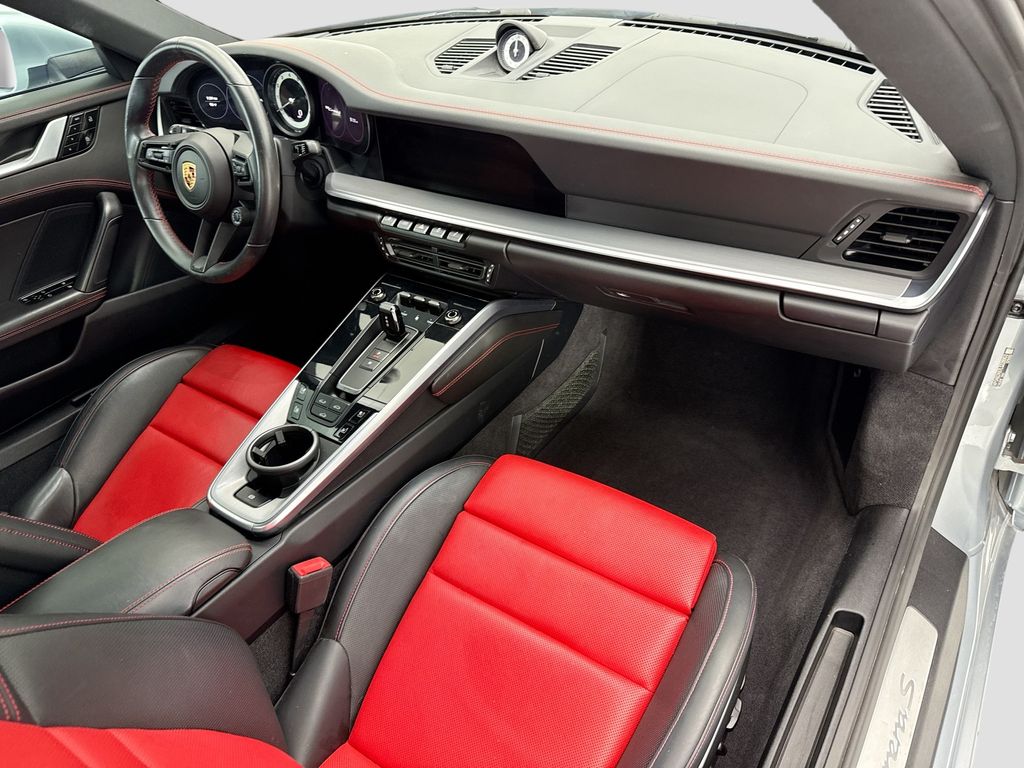 Thumbnail: 2020 Porsche 911 - 19