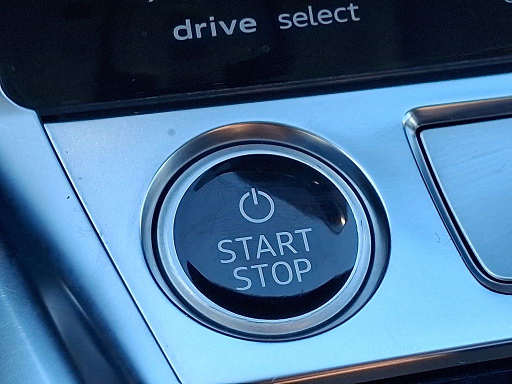 Thumbnail: 2024 Audi Q8 e-tron - 25