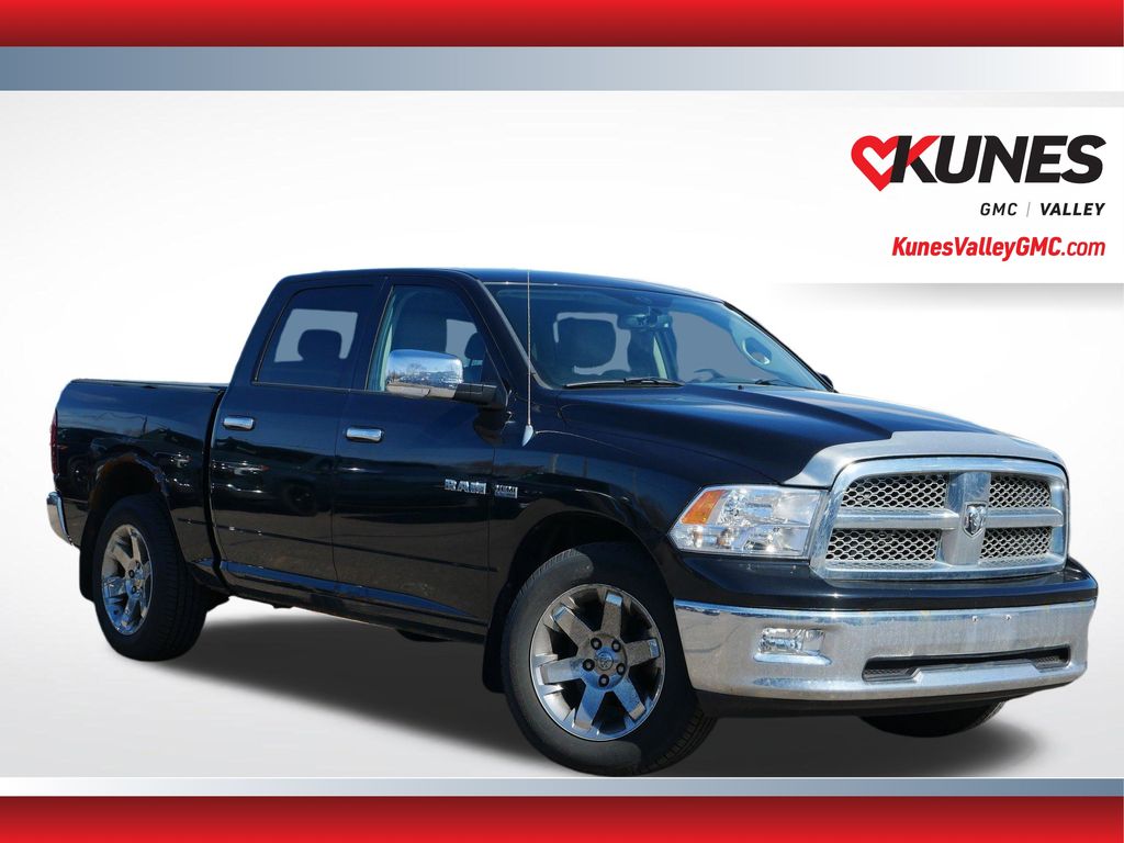 Brilliant Black Crystal Pearlcoat 2009 Dodge RAM 1500 Laramie Crew Cab 4WD Pickup Truck Four-Wheel Drive 5-Speed Automatic