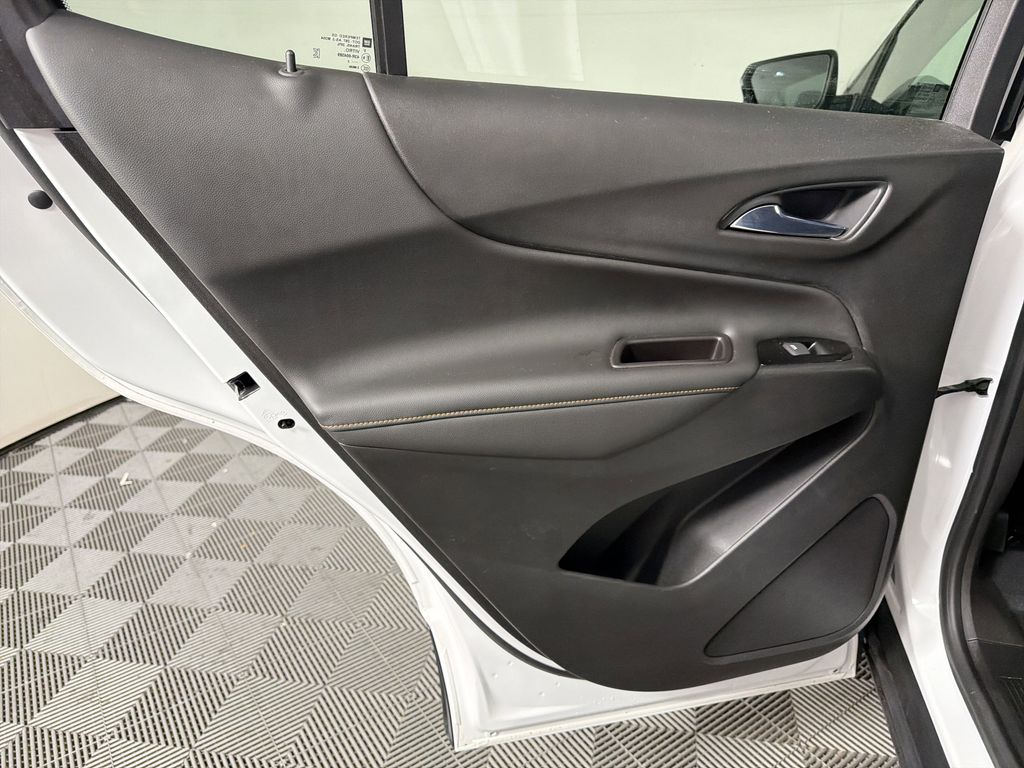 used 2022 Chevrolet Equinox car, priced at $21,500