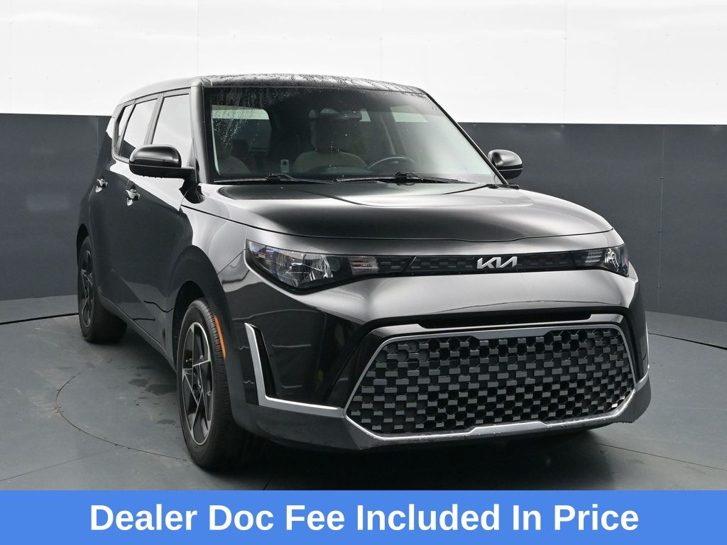Fusion Black 2024 Kia Soul SUV / Crossover Front-Wheel Drive Continuously Variable Transmission