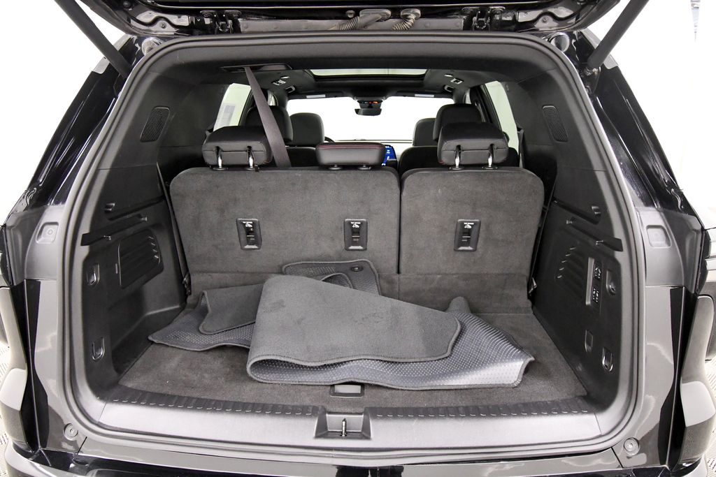 Used 2024 Chevrolet Traverse SUV