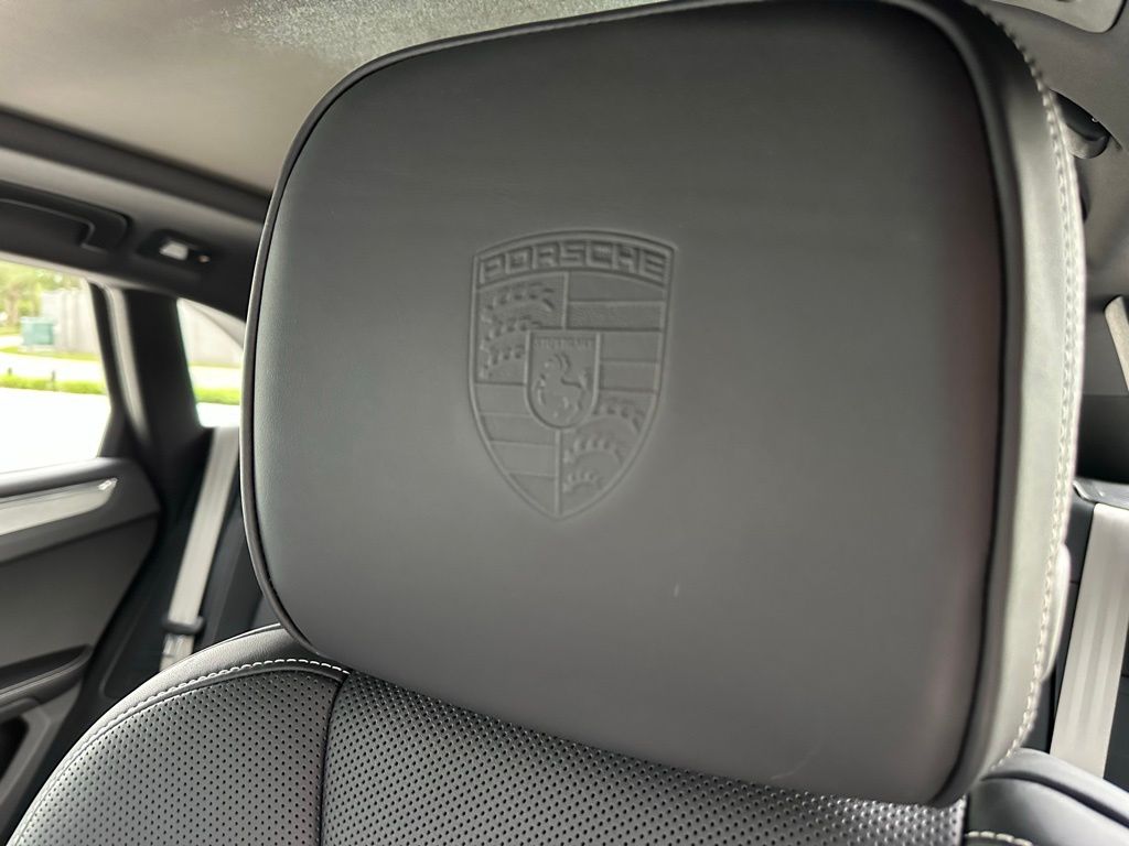 Thumbnail: 2025 Porsche Macan - 18