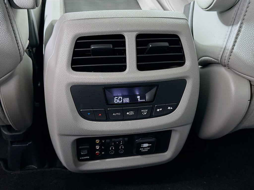 Thumbnail: 2018 Honda Pilot - 25