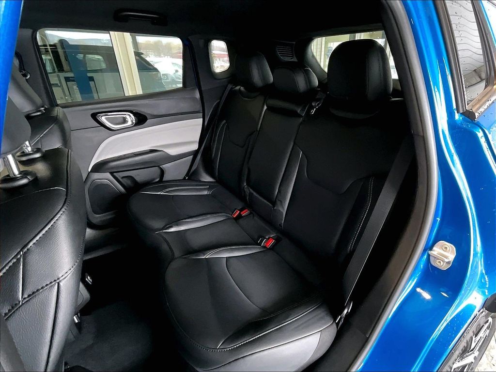 2026 Jeep Compass — photo 15