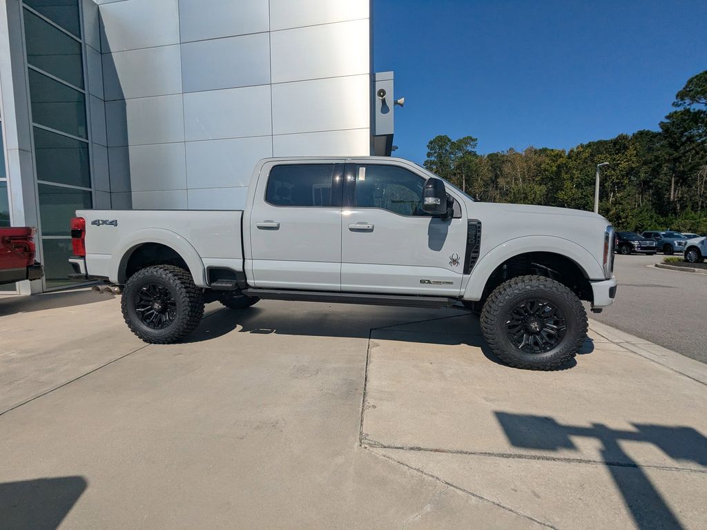 2025 Ford F-250 Black Widow