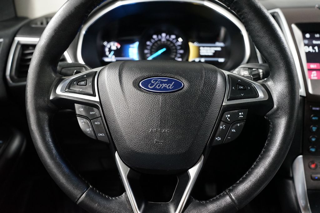 Thumbnail: 2016 Ford Edge - 12