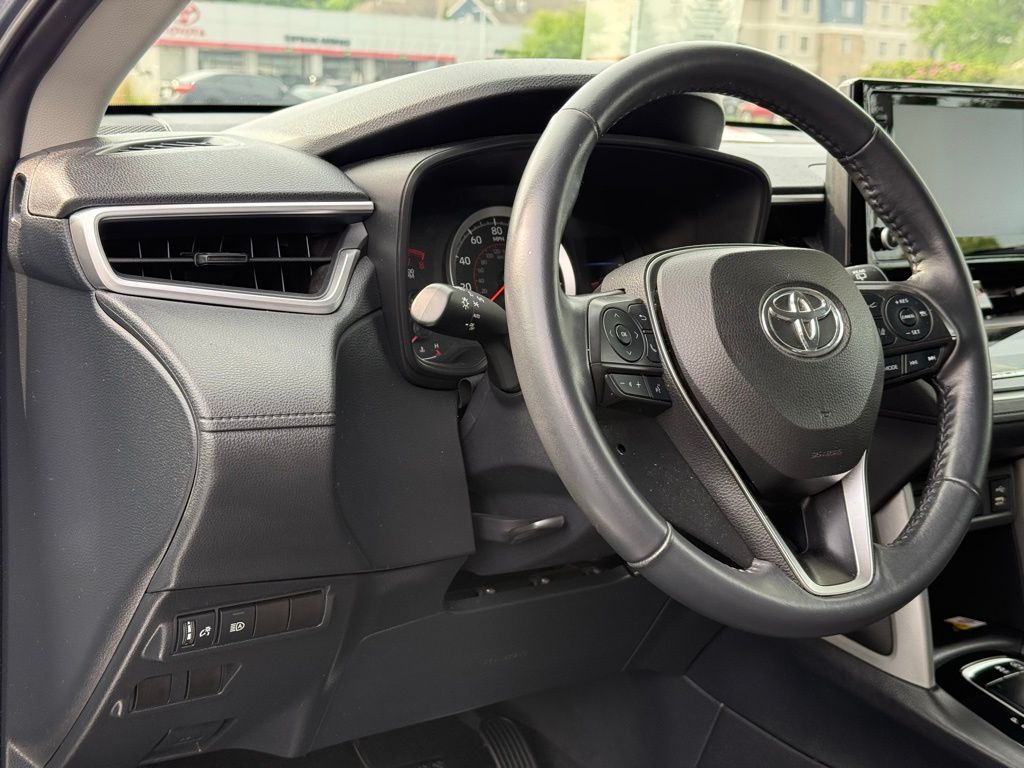 Thumbnail: 2022 Toyota Corolla Cross - 17