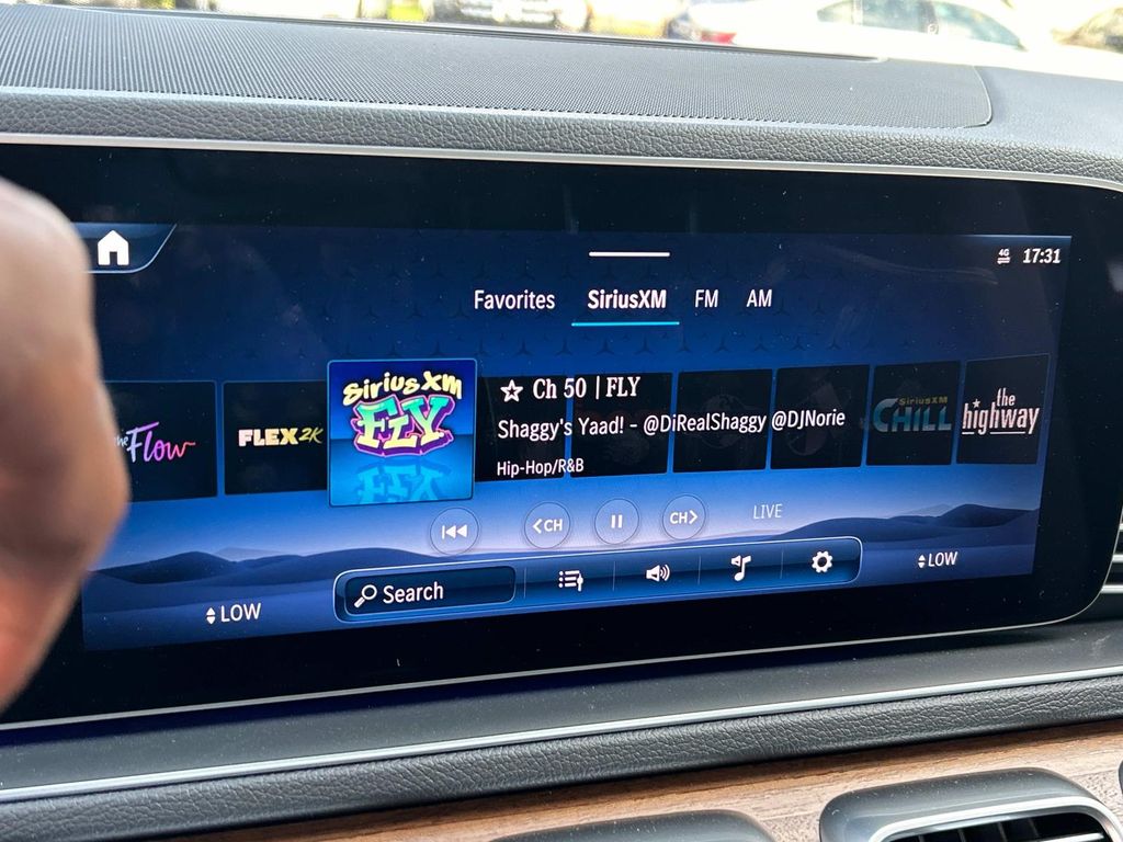 Thumbnail: 2025 Mercedes-Benz GLE - 9