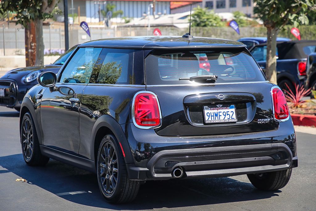 2024 MINI Cooper Signature 5