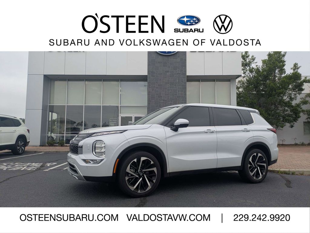 White 2024 Mitsubishi Outlander SE S-AWC SUV / Crossover All-Wheel Drive Continuously Variable Transmission