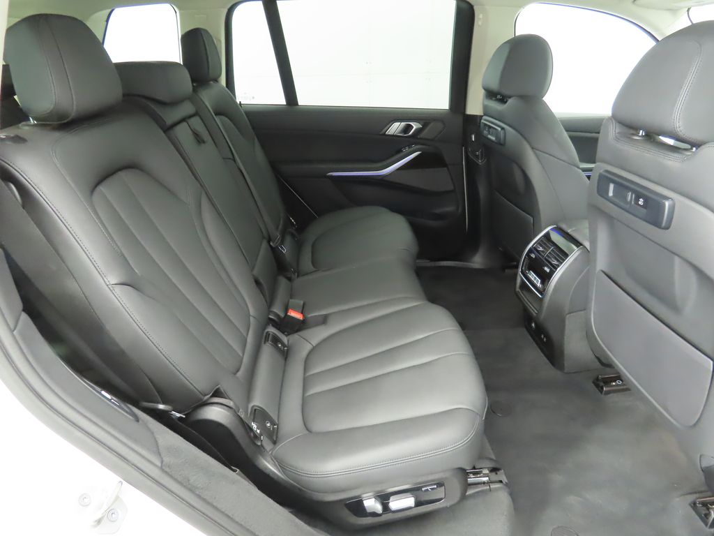 2021 BMW X7 xDrive40i 22