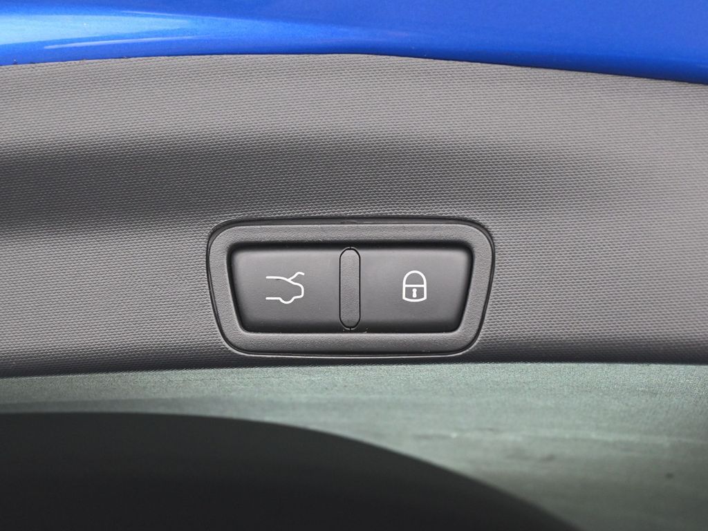 Used 2018 Misano Blue Metallic Alfa Romeo Ti image 38