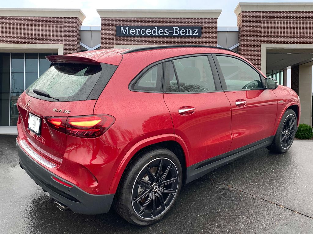 2025 Mercedes-Benz GLA 35 AMG 5