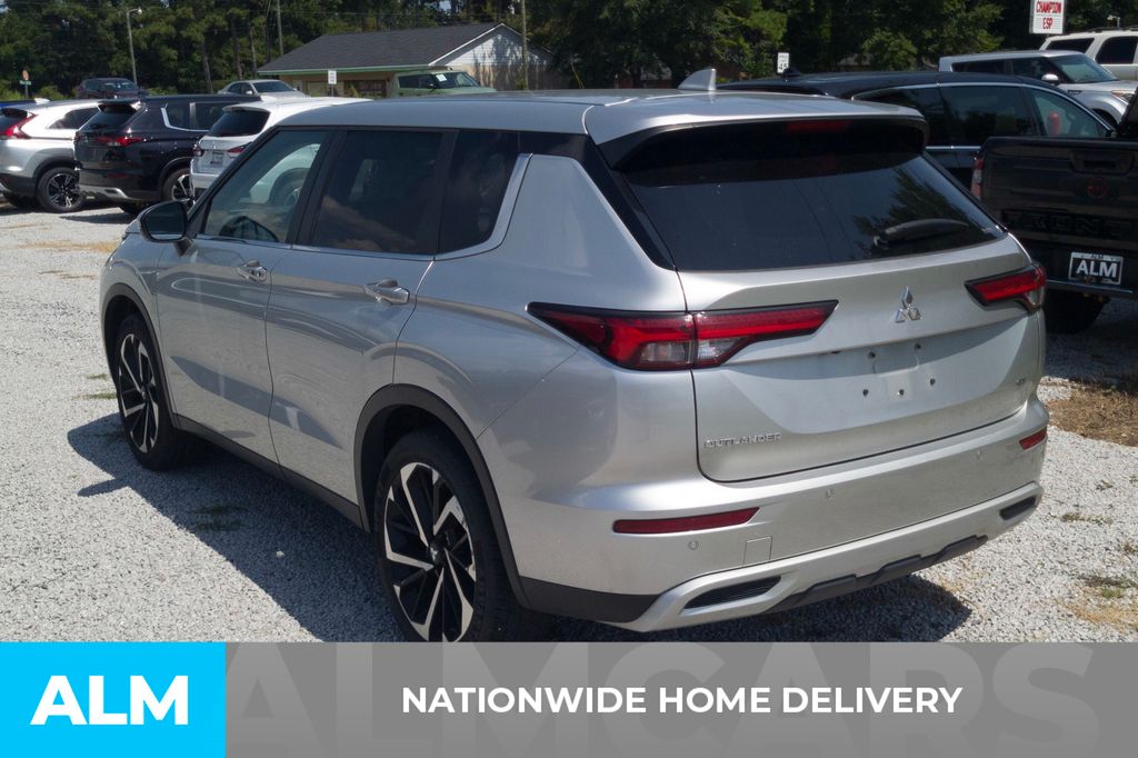 Used 2024 Gray Mitsubishi SE image 4