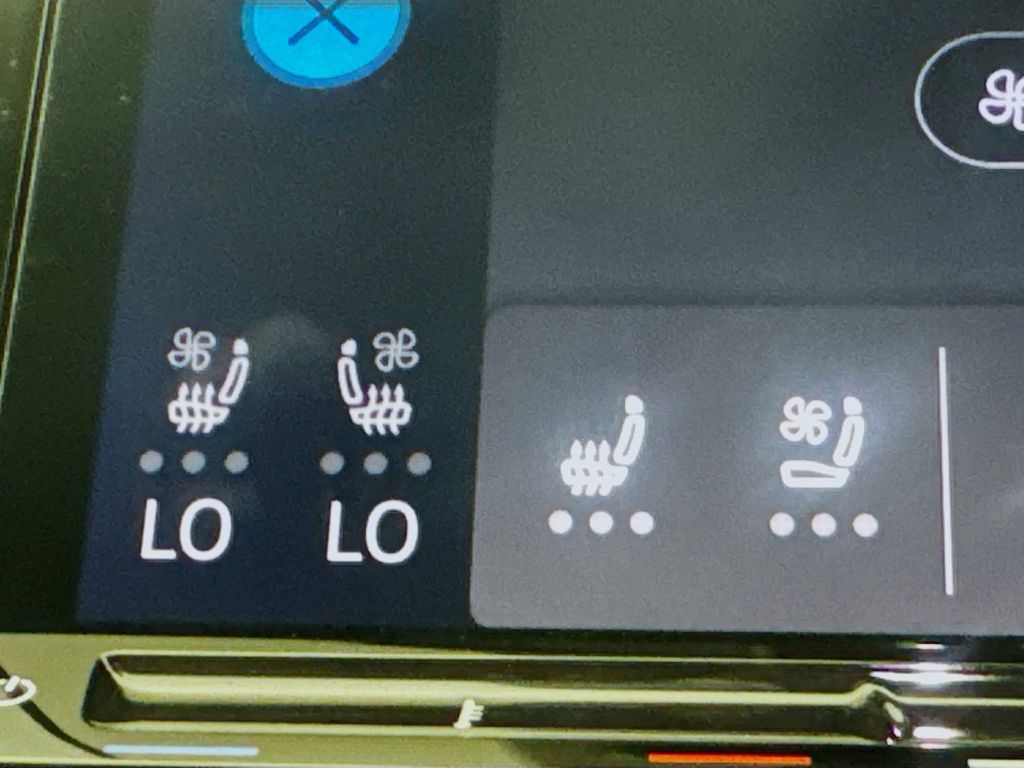 Used Car 2024 Volkswagen Atlas  2.0t Se W/technology For Sale Under $30,000 In Austin, Texas