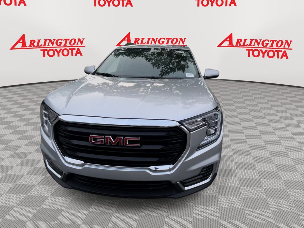 View vehicle photo 4