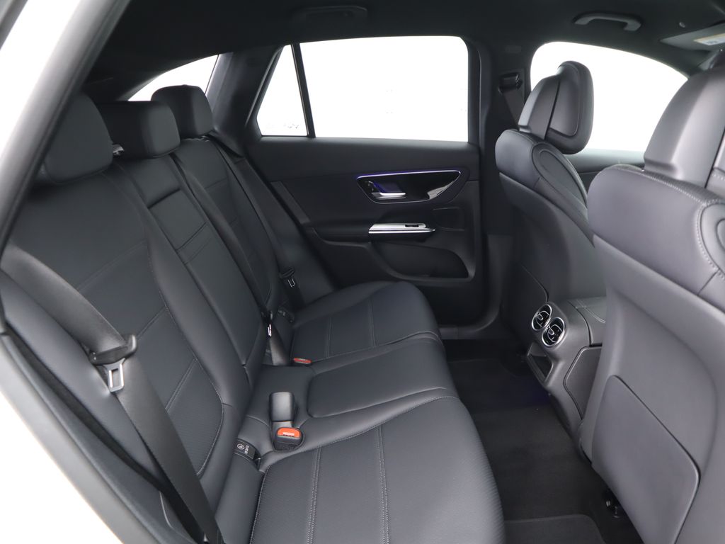 Thumbnail: 2025 Mercedes-Benz GLC - 22