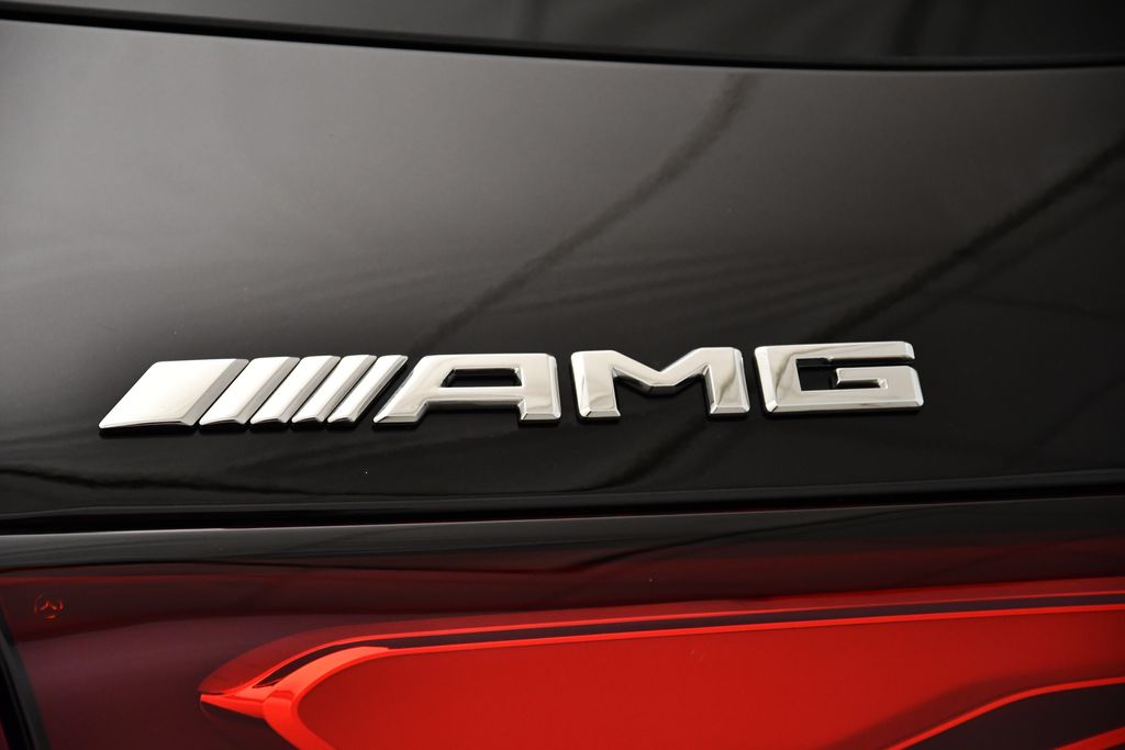 2025 Mercedes-Benz GLC 43 AMG 9