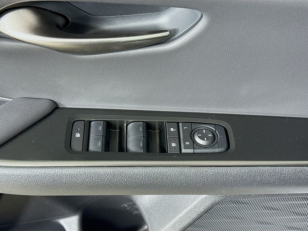 Thumbnail: 2025 Lexus UX - 20